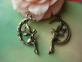 Colgante Campanilla en la Luna Bronce REF. CM0073  Medida 24 x 13 mm 0,35 euros / Unidad
